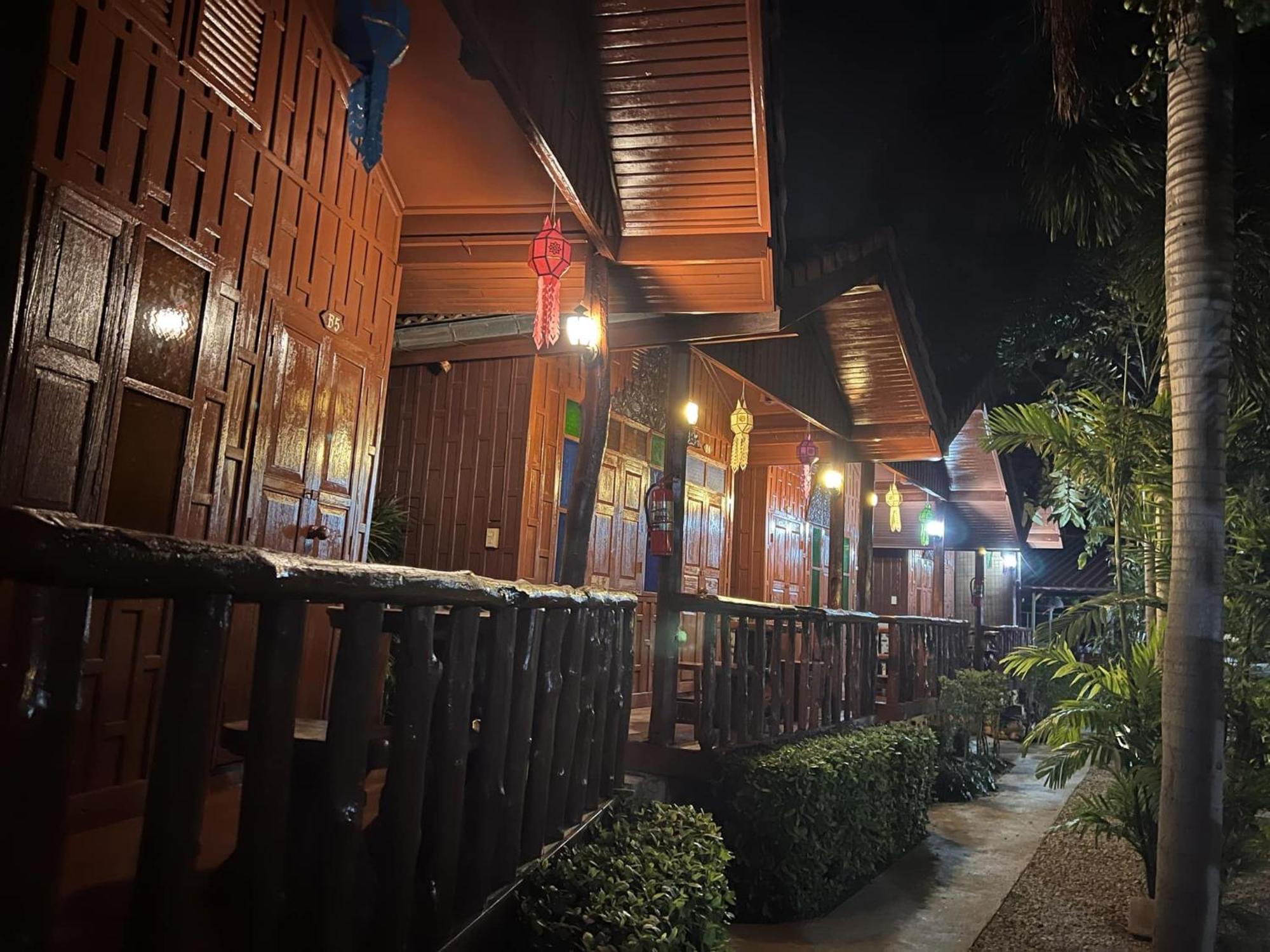 Riverside Retreat Sukhothai Guest House Exterior foto